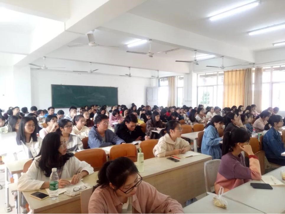 文学院举办“要素与关系：中西叙事差异”讲座