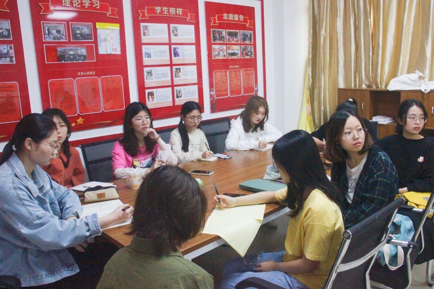 “何为‘五四’，为什么是‘五四’”——文学院教工党支部学党史微党课正式开讲