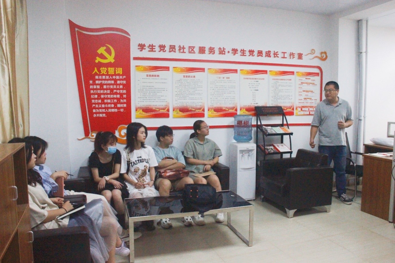 “何为‘五四’，为什么是‘五四’”——文学院教工党支部学党史微党课正式开讲