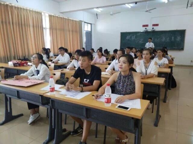 激情讲授，魅力教技——记青年之声·文学院教师技能大赛之 模拟课堂复赛
