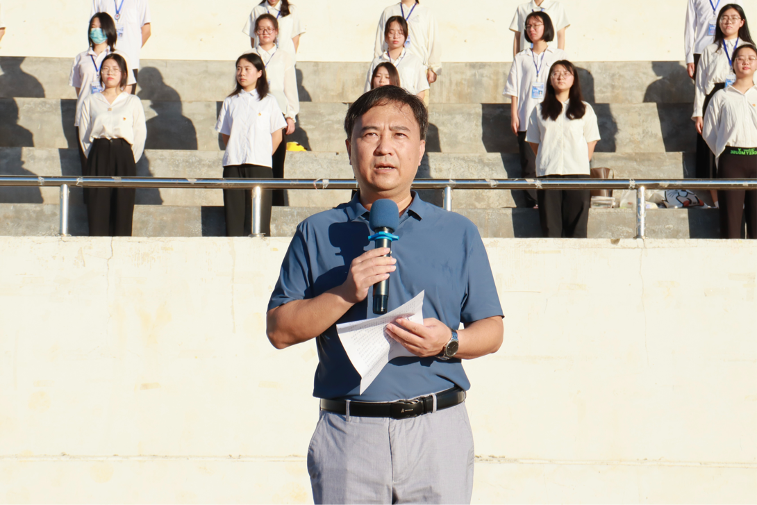 记海南师范大学文学院升旗仪式