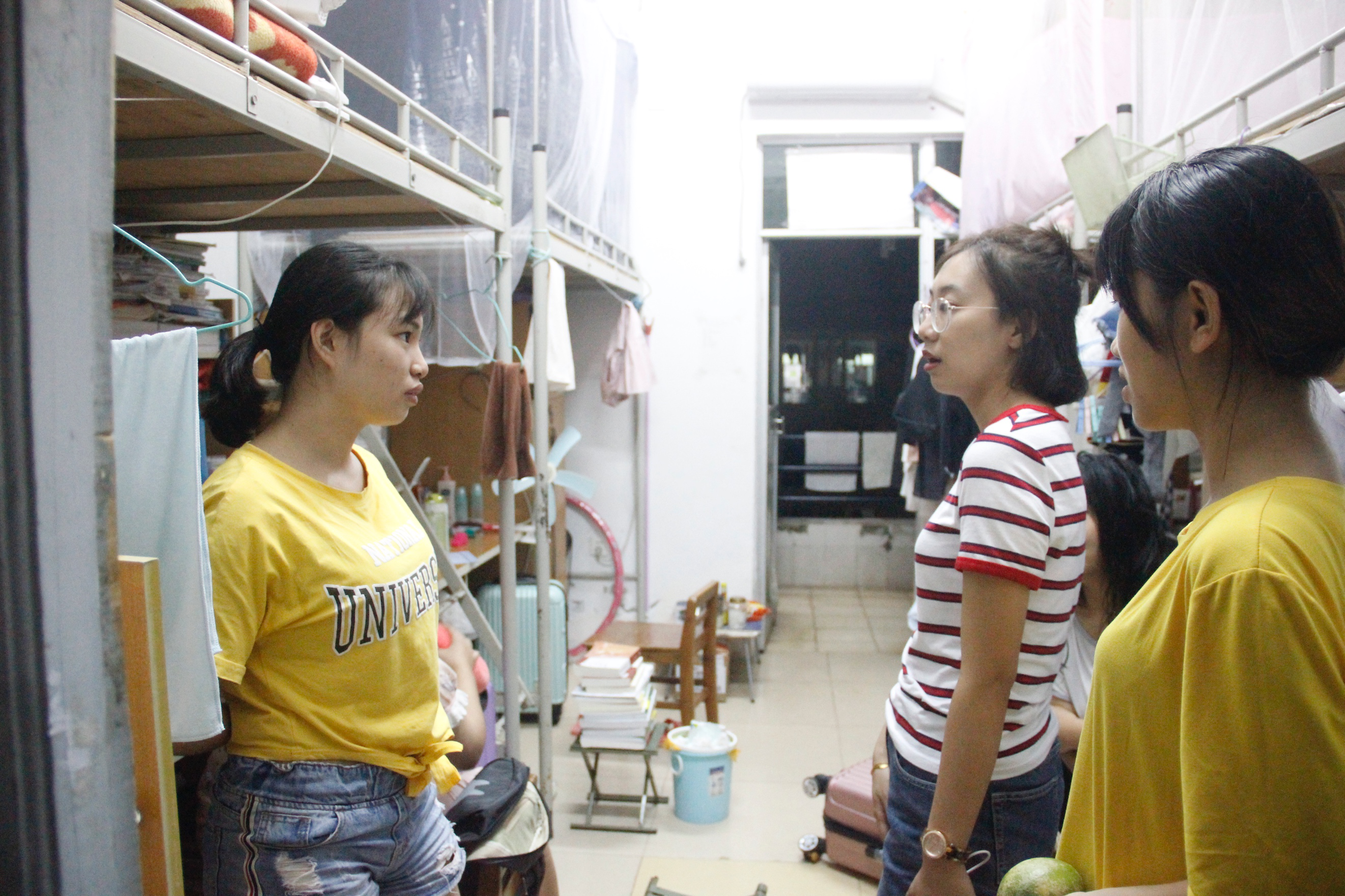 学院领导走寝探望，莘莘学子倍感温暖——记青年之声·文学院开学走寝