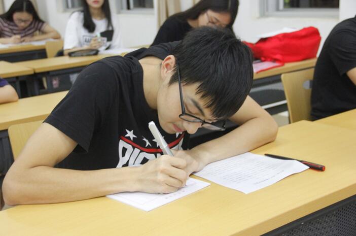 青年之声·文学院“字承古今，笔书寰宇”第九届三笔字大赛决赛