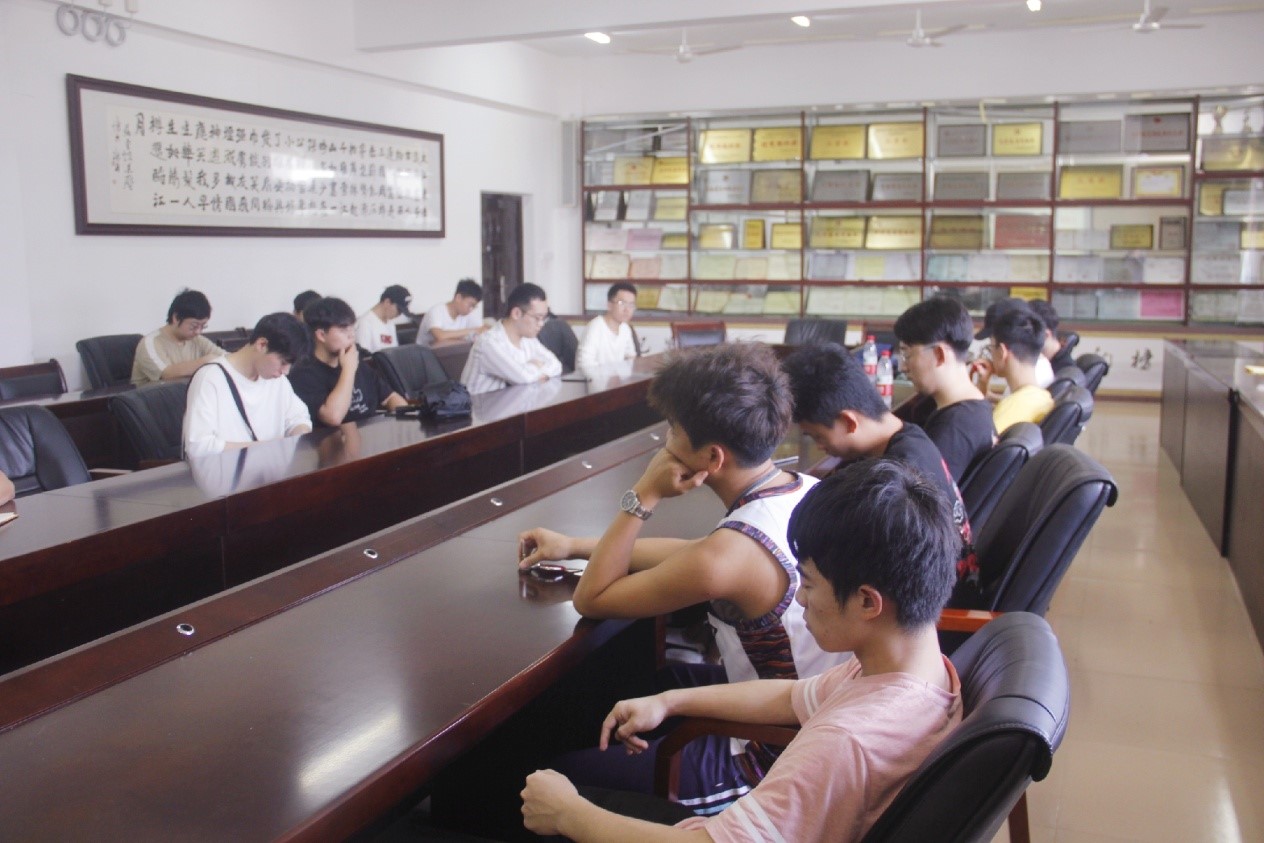 铸魂强军梦，青春最辉煌