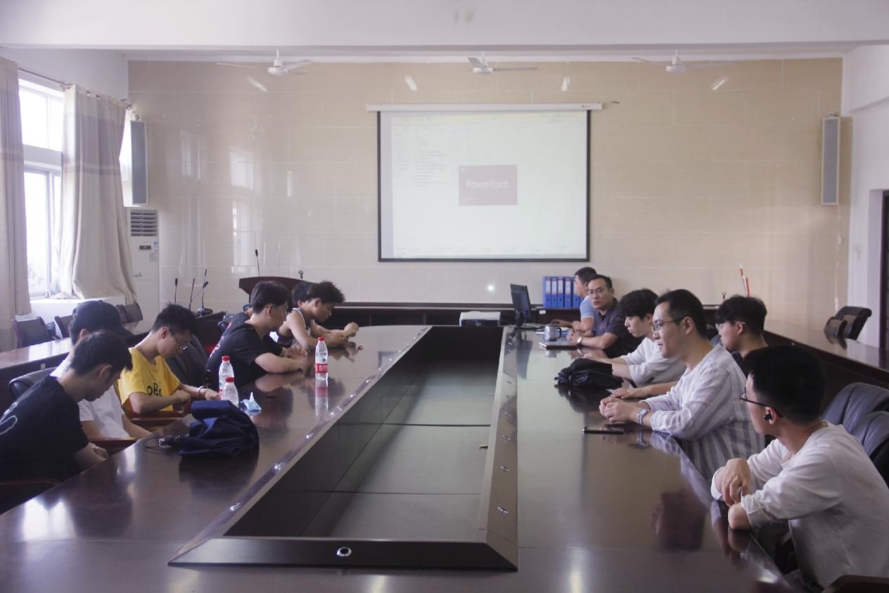 铸魂强军梦，青春最辉煌