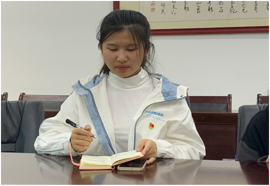 文学院开展学习“红船精神”专题党课教育活动