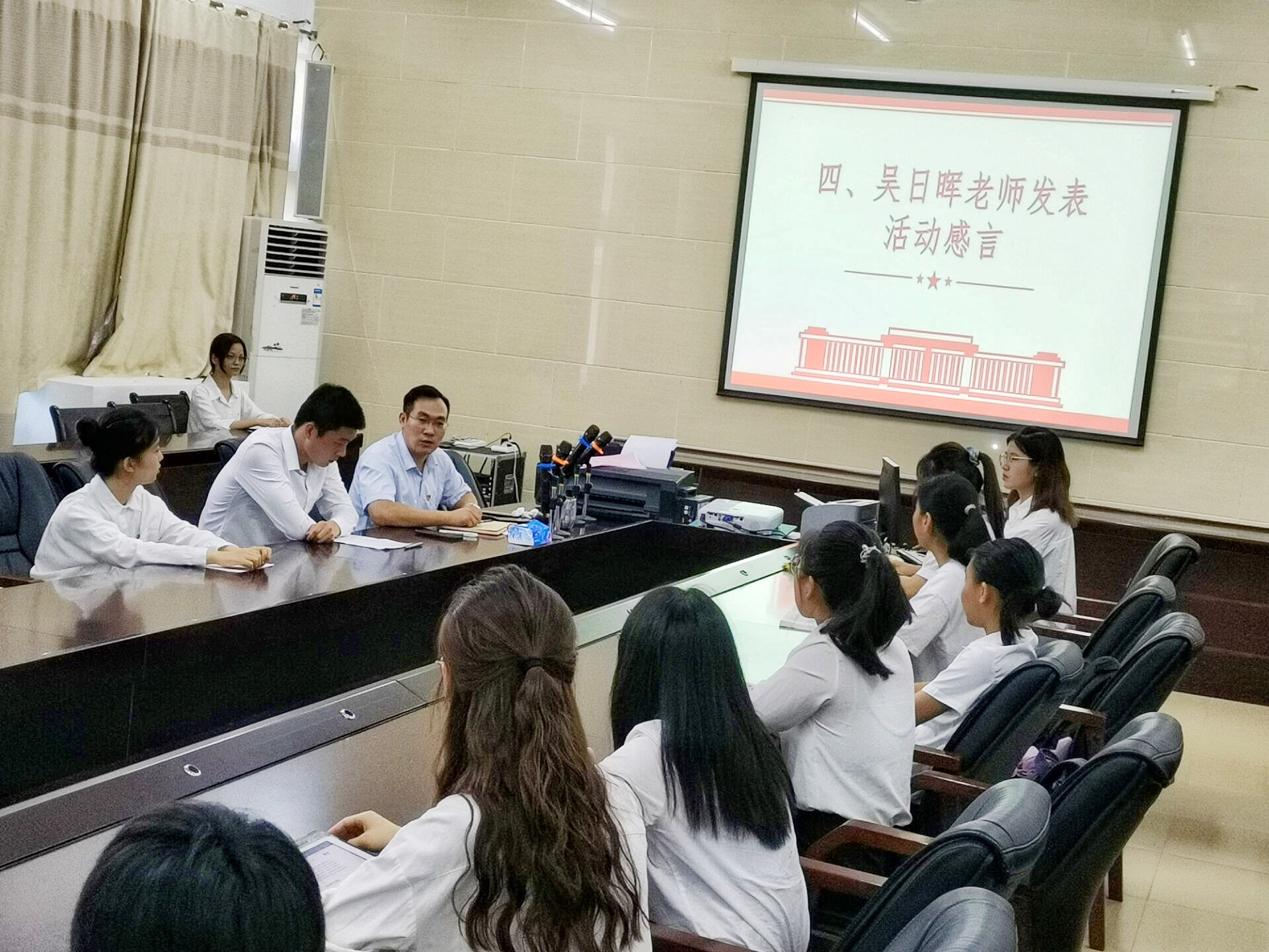 文学院举行“传扬红色故事，学习先锋楷模”红色故事宣讲活动