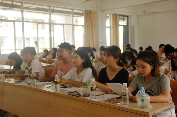 星途璀璨，再启征程——青年之声·记文学院2018-2019学年团委学生会部长级竞聘大会