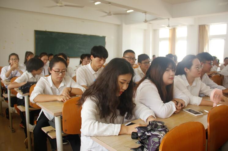星途璀璨，再启征程——青年之声·记文学院2018-2019学年团委学生会部长级竞聘大会