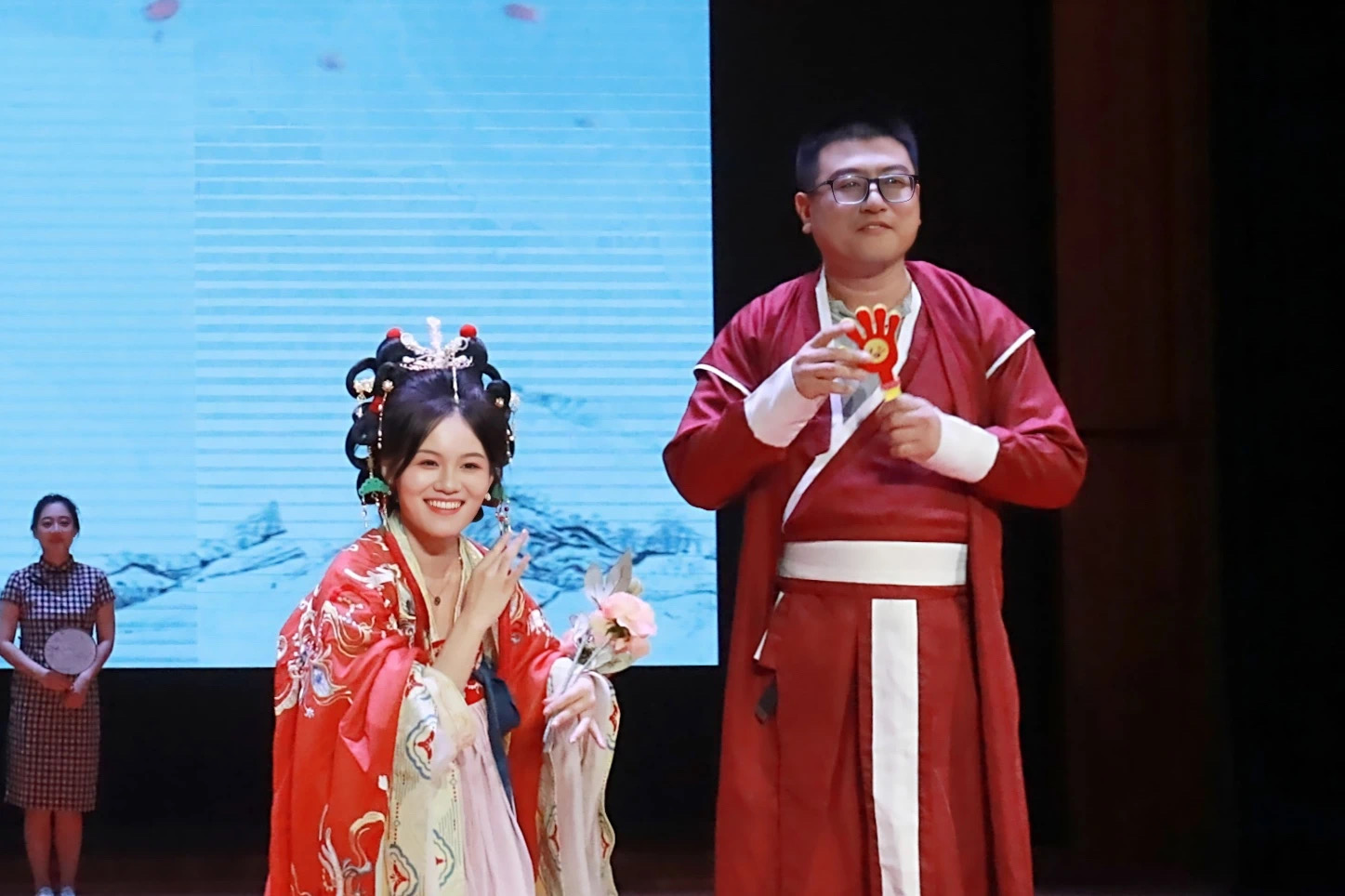 文学院举办“文心逐梦，奋楫远航”2023级迎新晚会