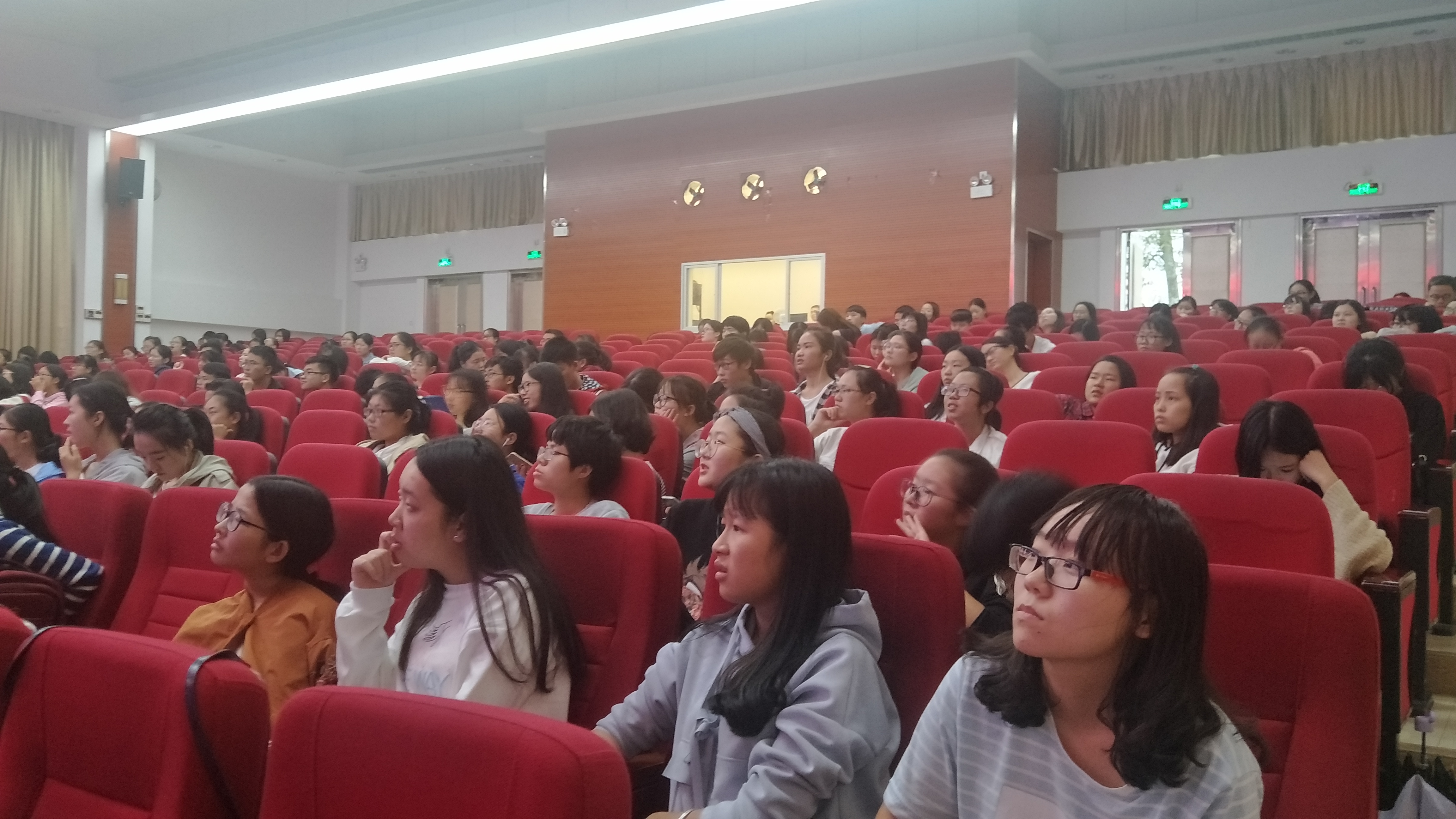 青年之声•与信仰对话 文学院2017-2018学年度第一学期禁毒教育讲座