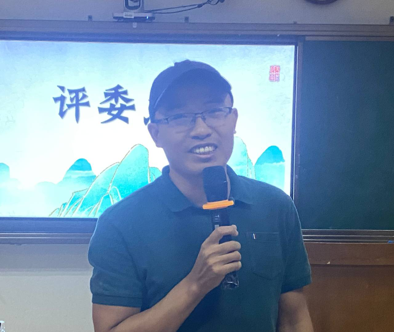 锤炼教师技能，展现文院风采——记文学院第十五届教师技能大赛之“三合一”课堂比赛
