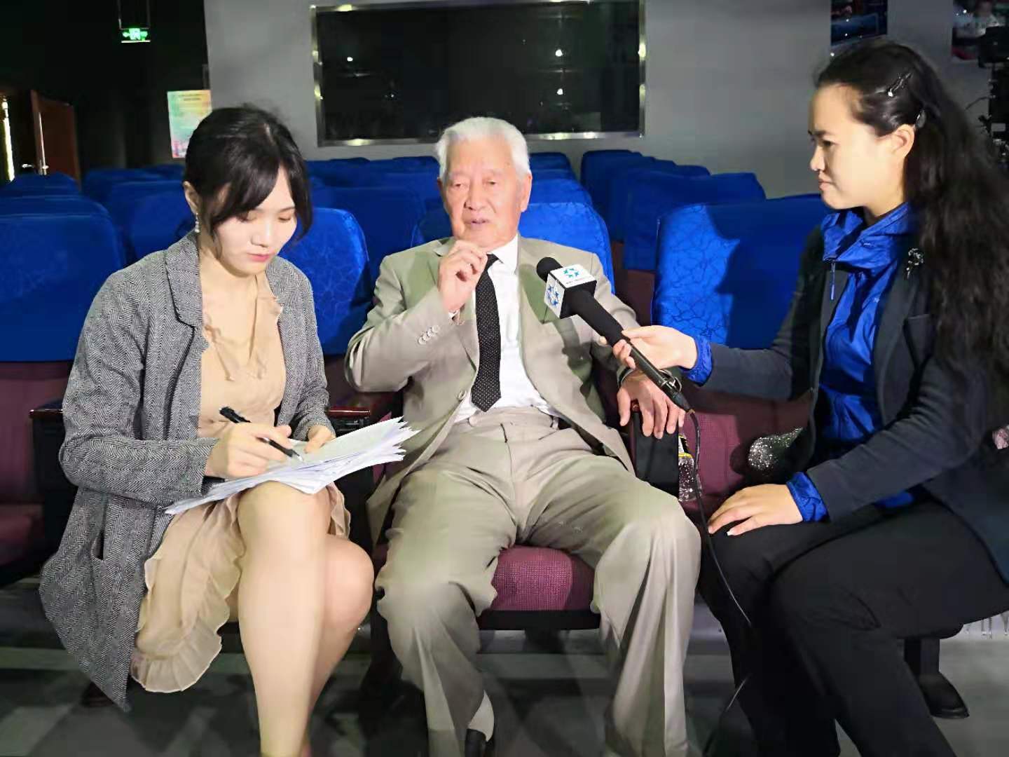 伊玛佐夫院士作《伟大的丝绸之路上的学者对话》的学术讲座