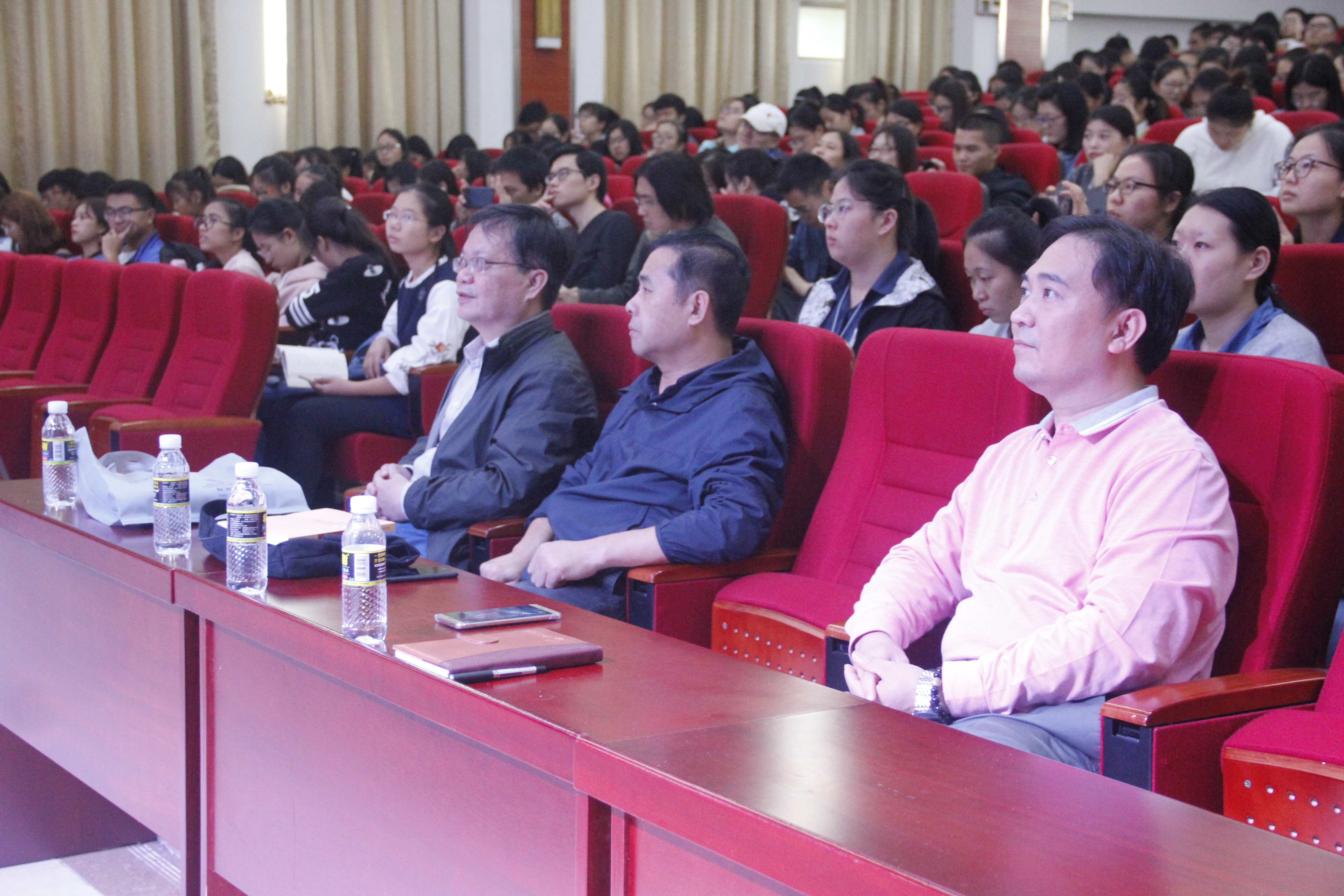 文学院“天涯人文·弘扬中华优秀传统文化”系列讲座之“国学的前世与今生”