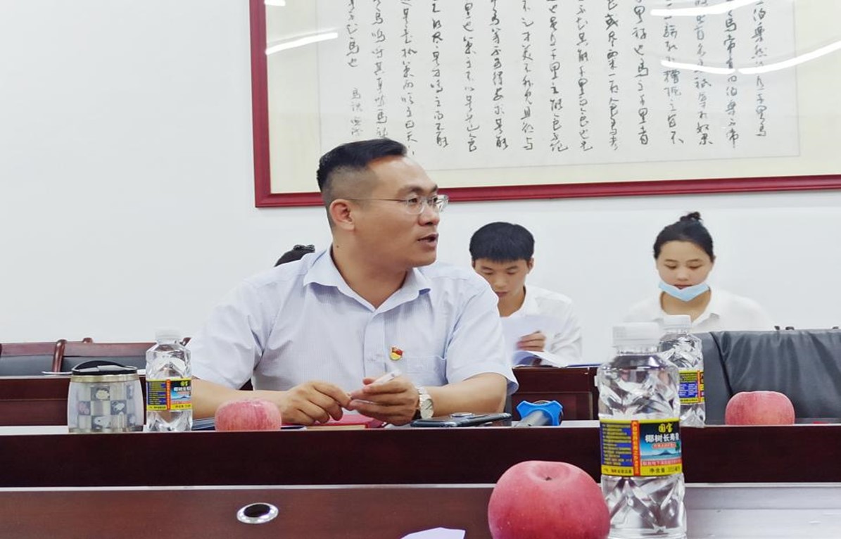 不忘初心，砥砺前行 —文学院本科生党支部开展欢送毕业生主题党日活动