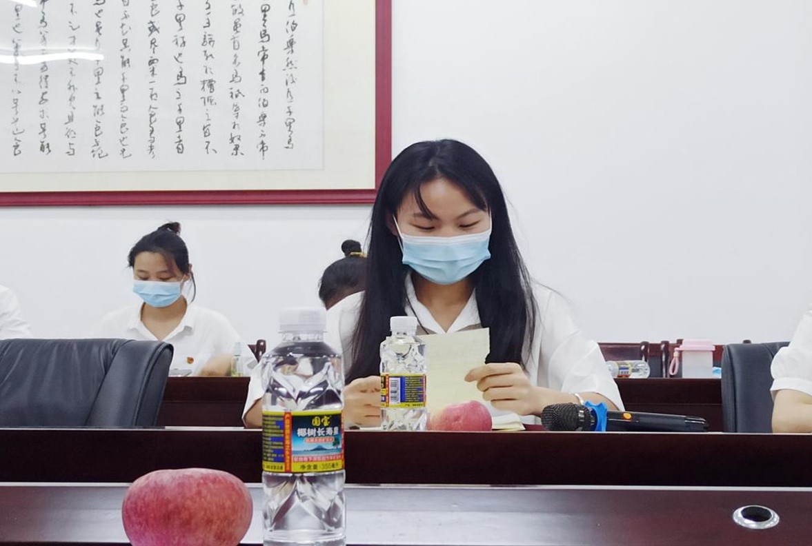 不忘初心，砥砺前行 —文学院本科生党支部开展欢送毕业生主题党日活动